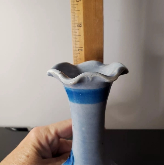 Vintage Tonala Gray and Blue Vase Bird Design Ruffled Rim 6.5 in Tall - Picture 7 of 9